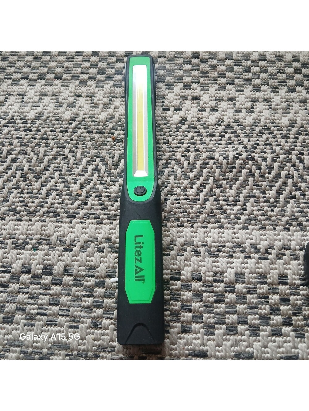 Rechargeable Flashlight Handheld LED Litez All Cob Wand 2 Modes 900 Lumens